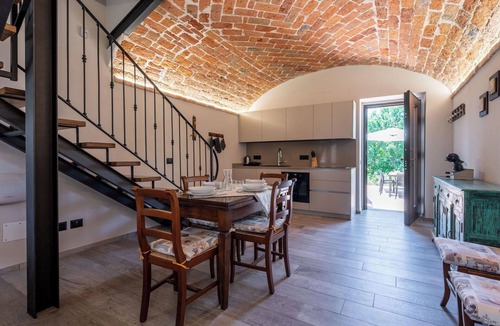 Asti House | Stunning villa for 5 guests with WIFI, private pool, patio, pets allowed and panoramic view
