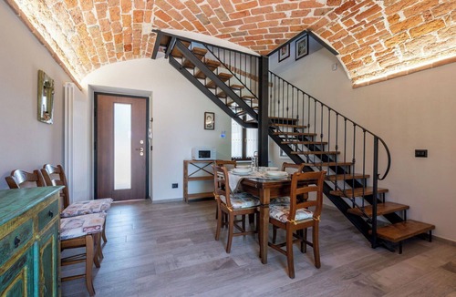 Asti House | Stunning villa for 5 guests with WIFI, private pool, patio, pets allowed and panoramic view
