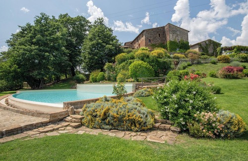Chiusdino Villa | Stunning Villa with pool near San Galgano / 8 bedrooms - 9 bathrooms