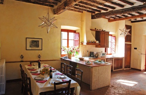Capannori Villa | Stunning villa with WIFI, hot tub, private pool, A/C, TV, patio and panoramic view, close to Lu.