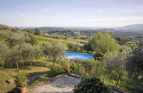 Capannori Villa | Stunning villa with WIFI, hot tub, private pool, A/C, TV, patio and panoramic view, close to Lu.
