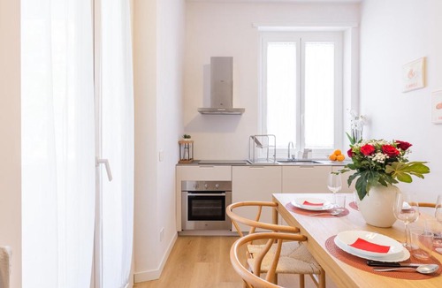 Universita Apartment | Stylish 2BR 2BA Newly Renovated Apartment-LorenzoILMagnifico