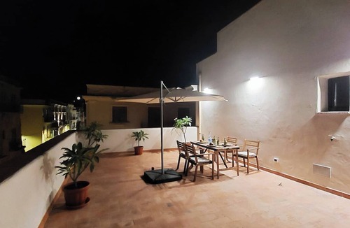 Menfi Apartment | Stylish and modern 2-bedroom apartment with a stunning rooftop terrace