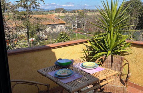 Grosseto Apartment | Sulla Strada del Mare is a comfortable apartment immersed in nature.