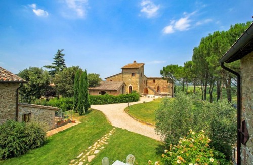 Castiglione della Valle Apartment | Superior by Interhome