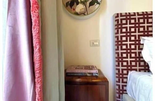 Rione VII Regola Bed & Breakfast | Superior King Room "Madeline" - Charm, design and views of authentic Rome