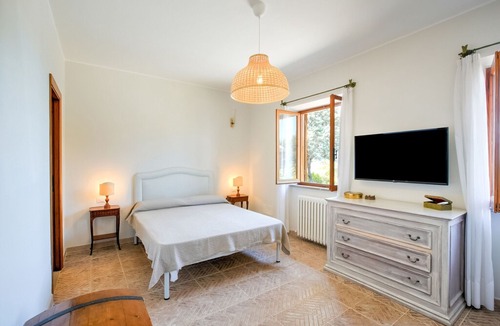 Ansedonia Villa | Swanky Villa in Ansedonia near Feniglia Beach