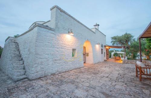 Fumarola House | TD Trulli Chiara Tastefully Decorated with Pool