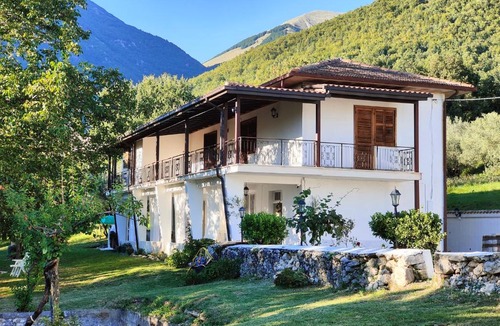 San Donato Val Di Comino Bed & Breakfast | Tenuta Le Pietre Bed & Breakfast