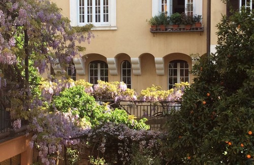 Monti Apartment | Terrace-Best Location-Casa Lux Colosseum, Sunny, Large 3bedroom Apt with AC