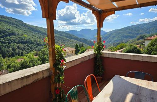 San Marcello Pistoiese Apartment | Terrazza con Vista - Relax in Montagna