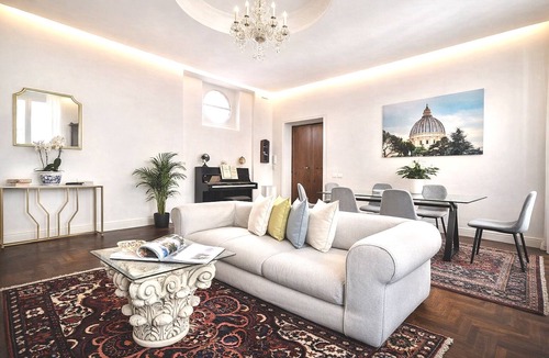 Prati Apartment | THE BEST for YOUR HOLIDAY ! LUXURY APARTMENT for 7 ! S'PETER BASILICA VATICAN