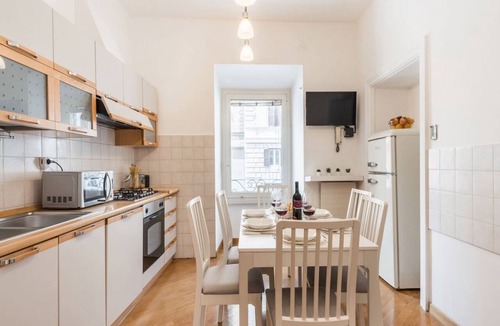 Monti Apartment | The Best Rent - Three-beroom flat near Colosseum