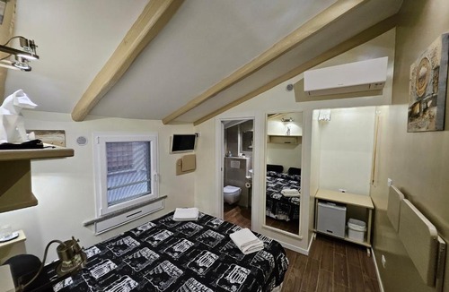 Rione XI Sant'Angelo Apartment | The Fox Cove