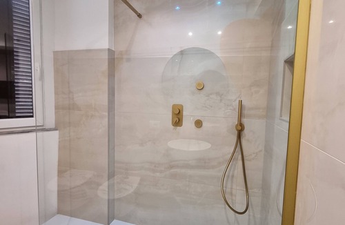 Rione III Colonna Apartment | The Heritage - at Trevi Fountain-
