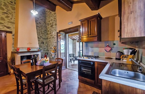 Monte Santa Maria Tiberina House | The Granary - Farmhouse La Fattoria