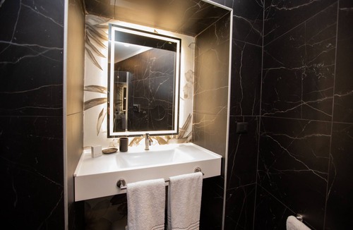 Monti Hotel | The Major