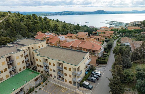 Talamone Apartment | The sea is close at hand.