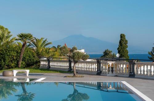 Costa Saracena-Castelluccio Apartment | The View - Waterfront apartment with pool
