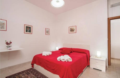 Monteverde Nuovo Apartment | This bright apartment on the 1st floor (without elevator) is located south of the center of Rome.