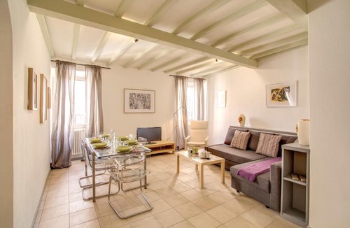 Rione VI Parione Apartment | Three Bedroom Apartment Campo dei Fiori