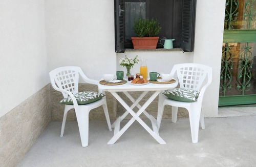 Viterbo Apartment | Three-room apartment nestled among olive and oak trees in northern Lazio, just a few minutes from Viterbo