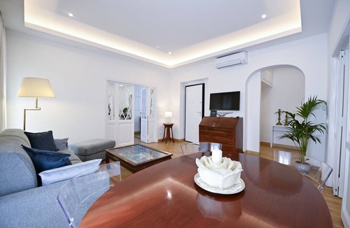Rione XVI Ludovisi Apartment | Three Steps from Spanish Steps