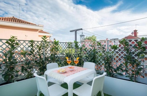 Burano Apartment | Tiffany Home apartment Amber Burano