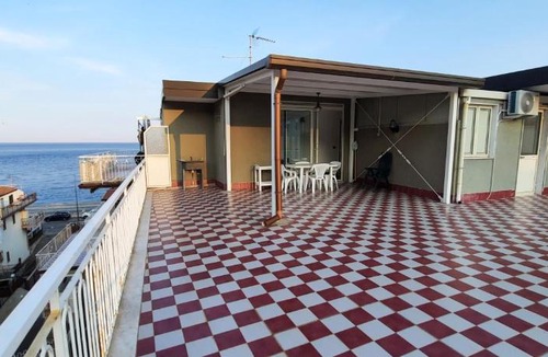 Roccalumera Apartment | Timone