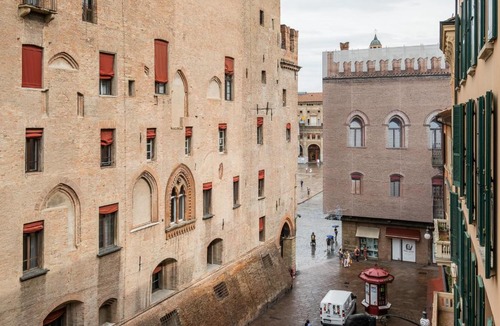 Historic Center Apartment | Torre dell'Orologio Apartment by Wonderful Italy