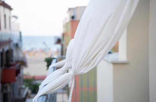 Margherita di Savoia House | Torre Girasale