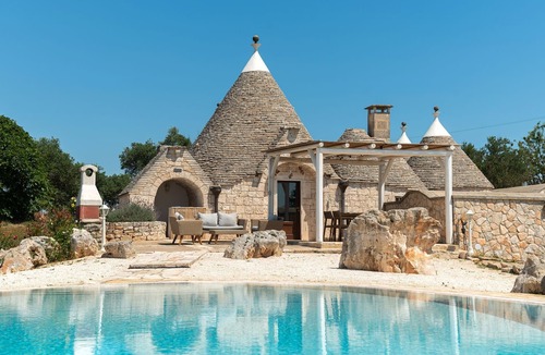 Martina Franca Villa | Traditional Trullo with large private pool