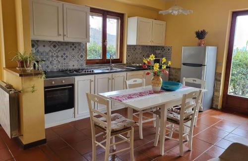 Monte Santa Maria Tiberina House | Tranquil Farmhouse in Umbria