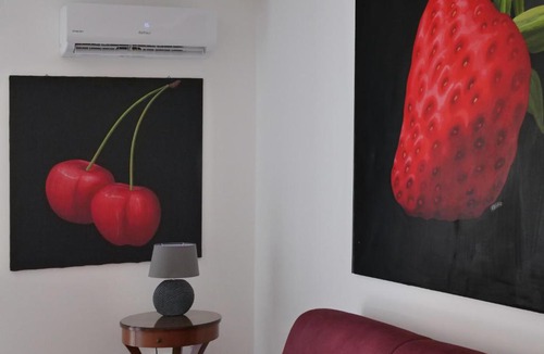 Monterotondo Apartment | Transit, Train Station 20 min from Rome and Parking