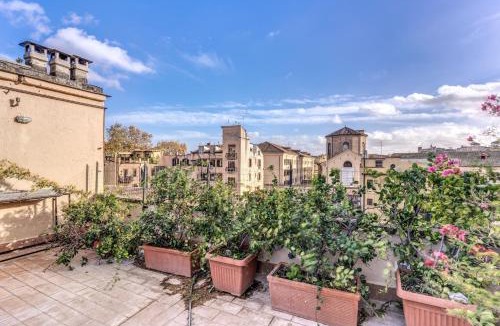 Trastevere Apartment | Trastevere Outstanding 4 BR Terraced Apartment
