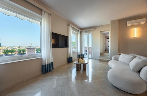 Rione II Trevi Apartment | Trevi Suite Iconic View - Luxury Penthouse Rooftop