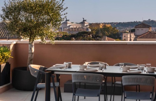Rione II Trevi Apartment | Trevi Suite Iconic View - Luxury Penthouse Rooftop