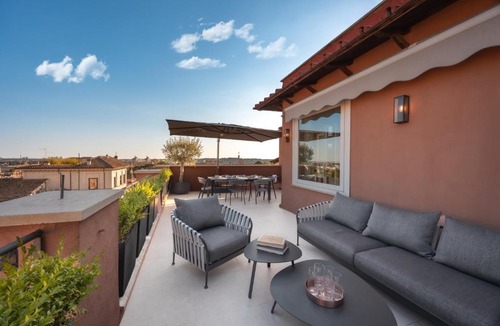 Rione II Trevi Apartment | Trevi Suite Iconic View - Luxury Penthouse Rooftop