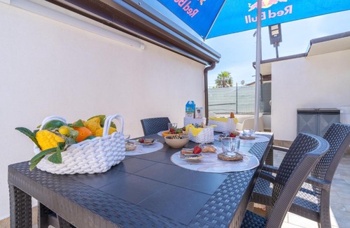 Quartiere XXIV Don Bosco Apartment | Trifamiliare Garden - Sole