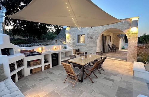 Martina Franca Villa | Trullo - 3 bedroom with pool, minutes from UNESCO town of Alberobello, fab view