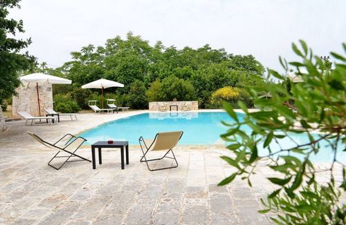 Specchiaruzzo House | Trullo 'Corte Del Camedrio 2' with Shared Terrace, Wi-Fi and Air Conditioning