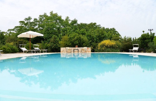 Specchiaruzzo House | Trullo 'Corte Del Camedrio 2' with Shared Terrace, Wi-Fi and Air Conditioning