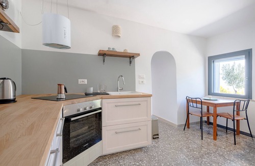 Selva di Fasano House | Trullo 'Rossi' with Mountain View, Wi-Fi and Air Conditioning