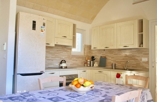 San Vito dei Normanni Villa | Trullo Sunrise with salt water swimming pool