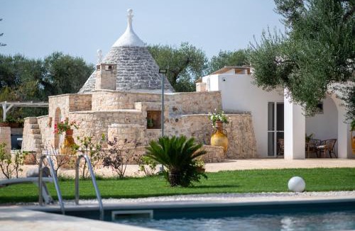 San Vito dei Normanni House | Trullo Sunrise - trullo con piscina Privata