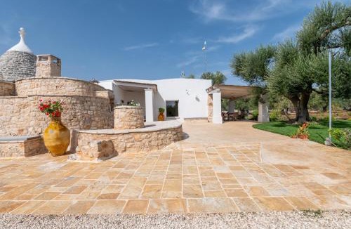 San Vito dei Normanni House | Trullo Sunrise - trullo con piscina Privata