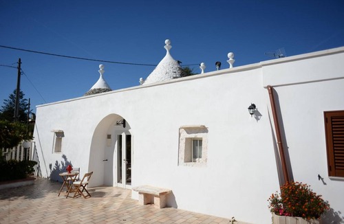 Martina Franca House | Trullo 'Vito with Pool' with Private Pool, Shared Terrace and Wi-Fi