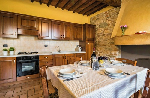 Cascine-La Croce Apartment | Tuscan Stone Apartment with Pool near Lucca