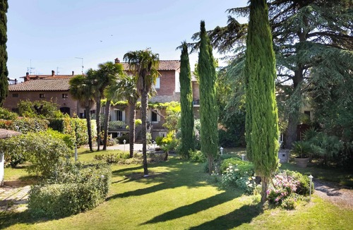 Gioiella House | Tuscany - Townhouse - Sleeps 18 - Garden near Lake