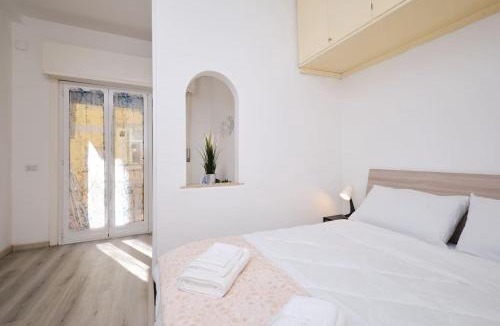 Cinecitta Apartment | Tuscolana Blu Apartment - Grazioso Monolocale